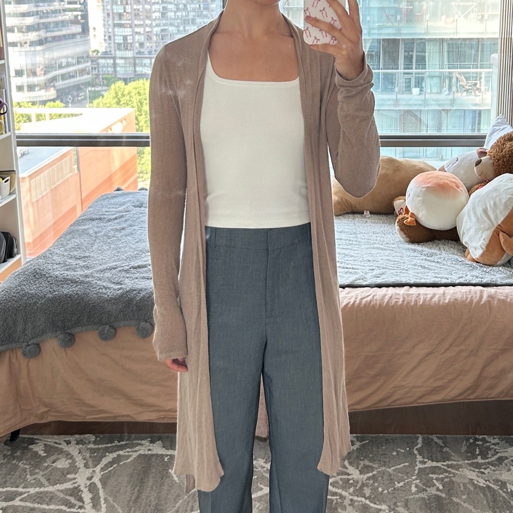 Suzy Shier beige cardigan